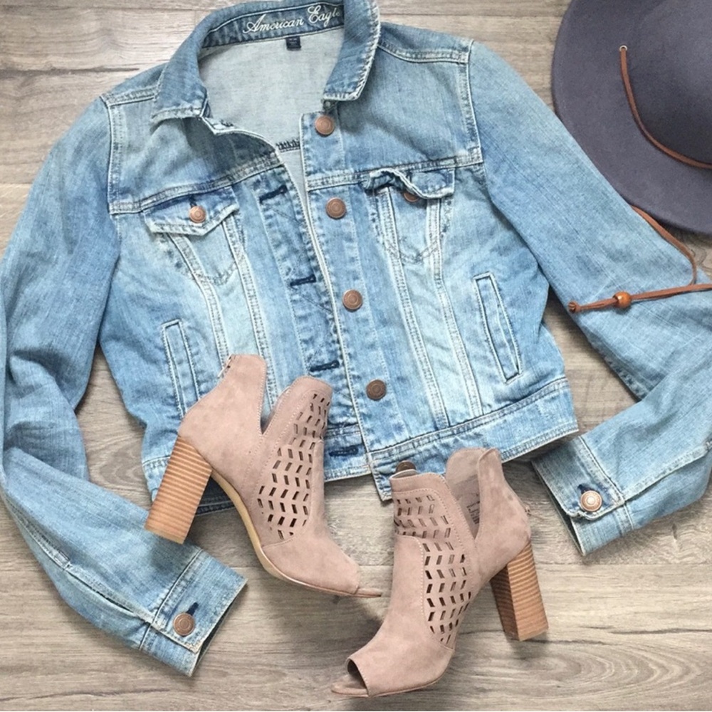 AEO Medium, Vintage Cropped Jean Jacket